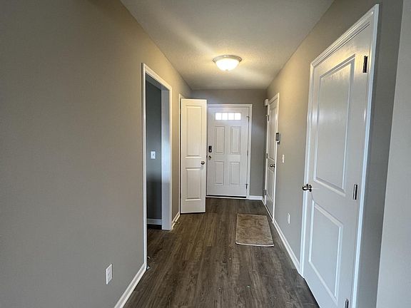 ENTRYWAY FROM LIVINGROOM