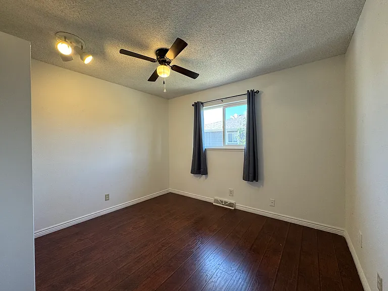 1225 S Oneida St — Photo 13