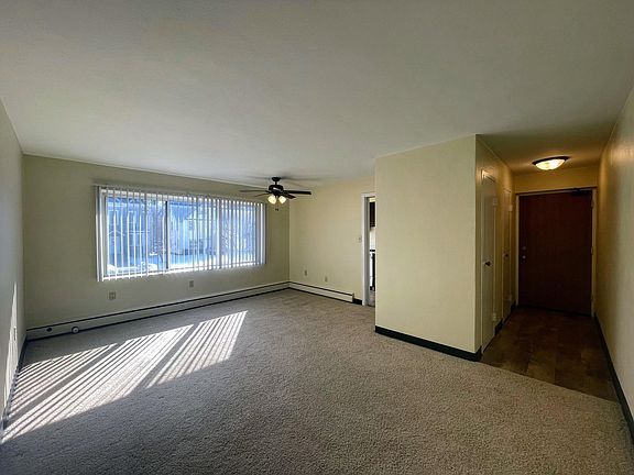 2nd image of 427 4th St SE APT 201