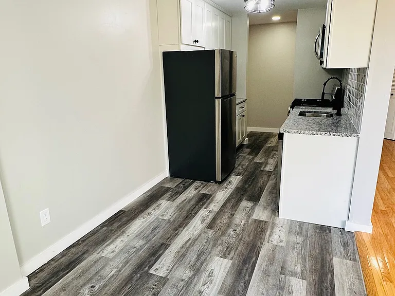 50 Shrewsbury Green Dr #50F — Photo 2