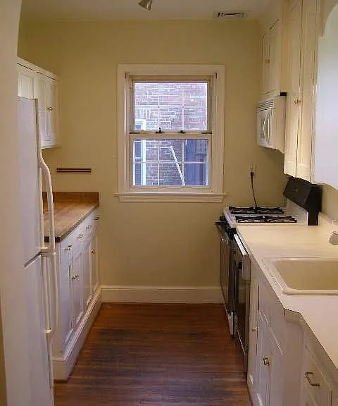 435 N Monroe St — Photo 6