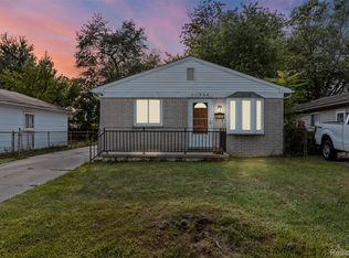 11724 Syracuse St, Taylor, MI 48180