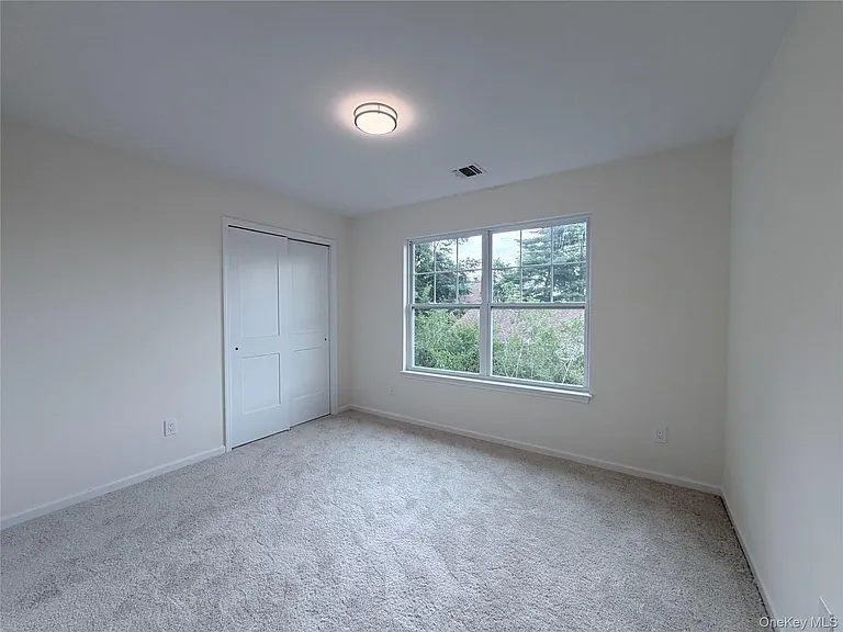 102 Pulaski Rd — Photo 14