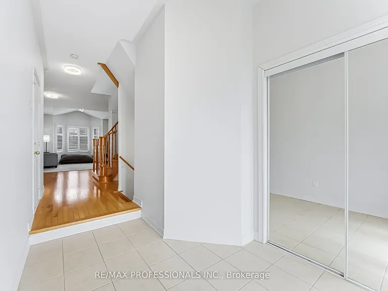 525 Scott Blvd — Photo 3