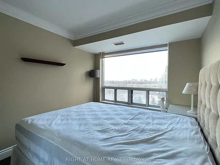 28 Harrison Garden Blvd #702 — Photo 10