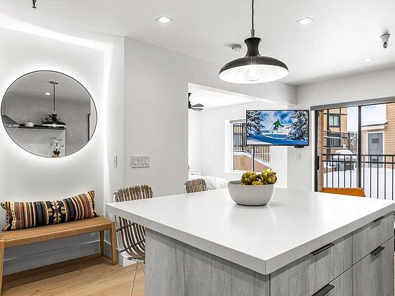5th image of 1940 Prospector Ave #116