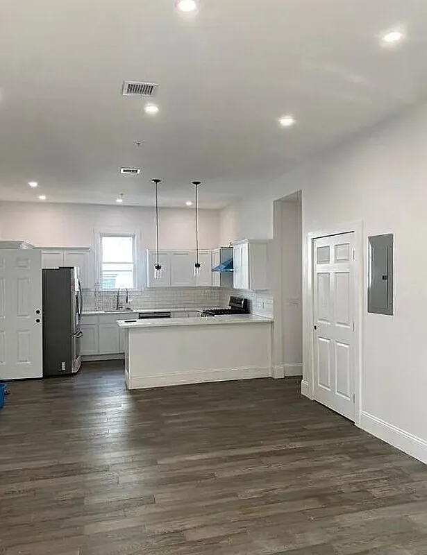 2 bed, 2.0 bath, $1,690 — Photo 2