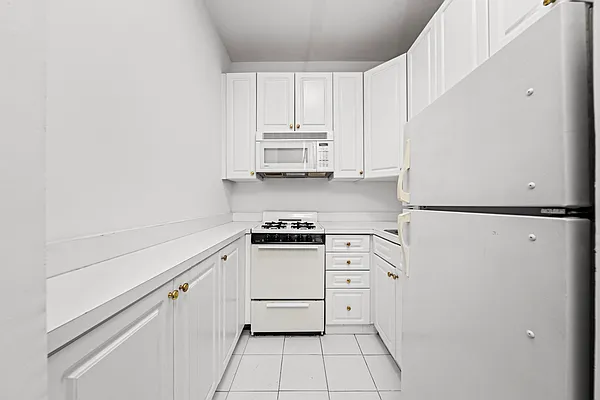 Rented by REAL New York | media 2