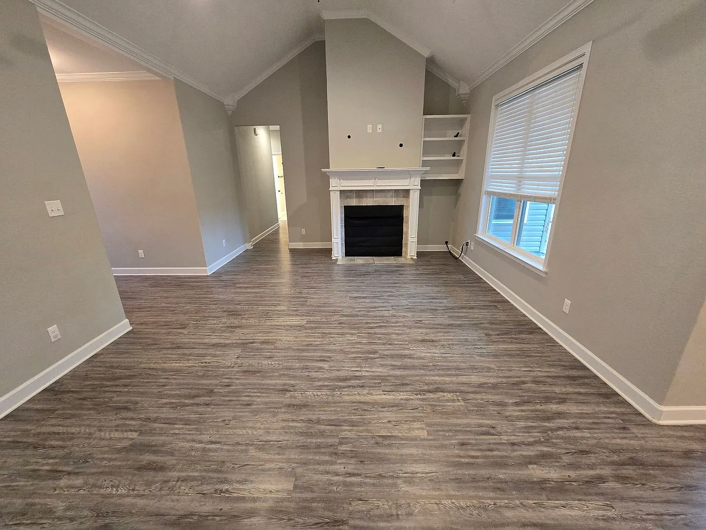 319 Windcrest Circle — Photo 2
