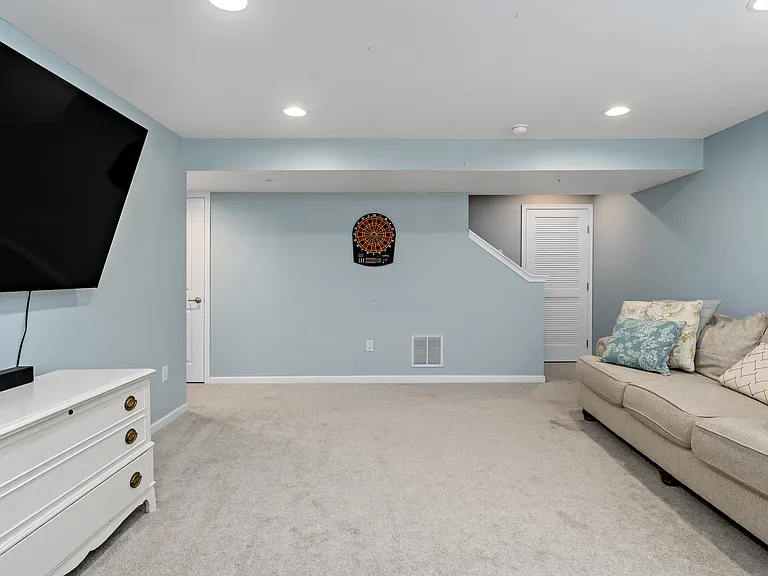 124 Cobblestone Dr — Photo 23