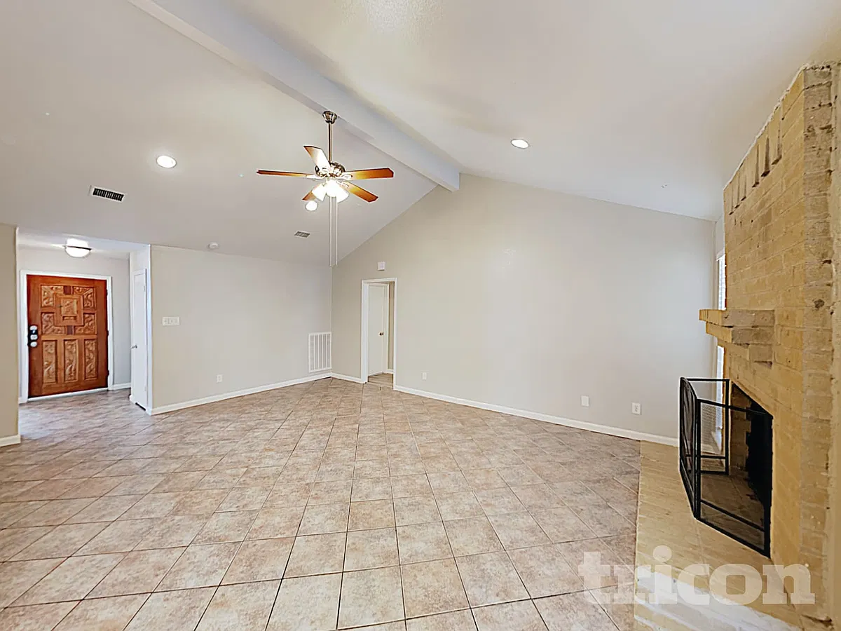 Building Photo - 15802 Echo Canyon Dr