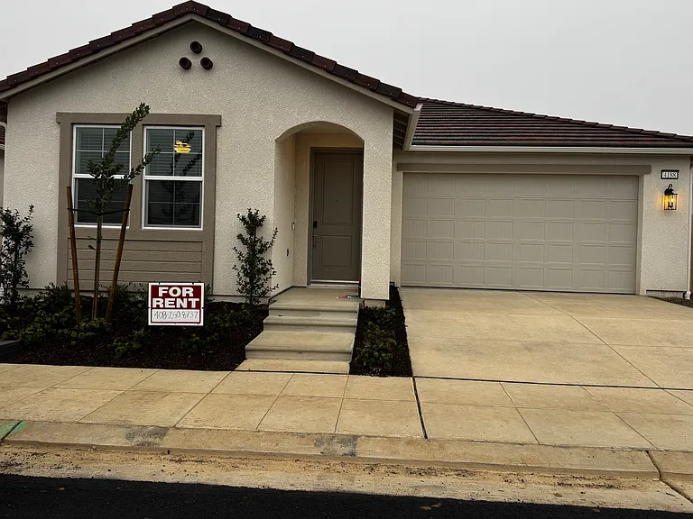 4188 N Tisha Ave — Photo 5