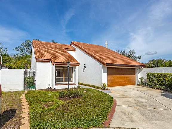 2nd image of 11508 Robles Del Rio Pl