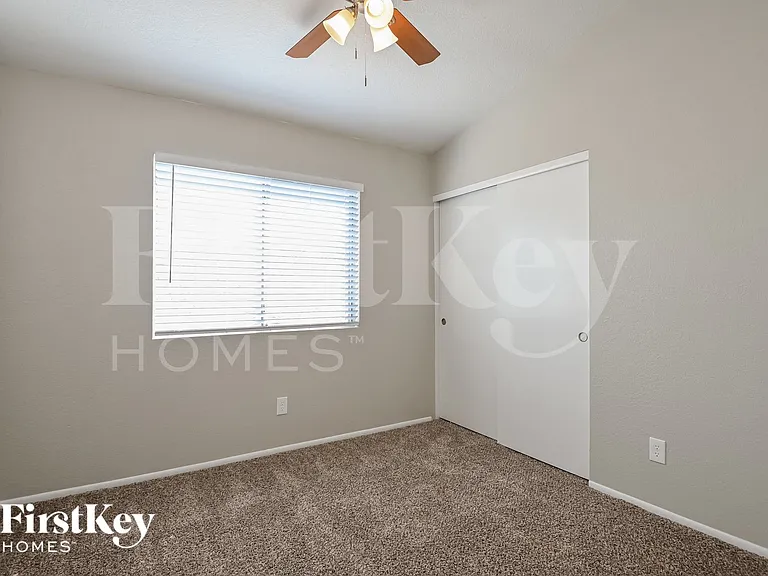 1161 N Chamberlain Pl — Photo 11