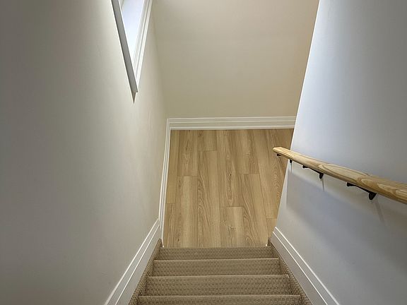 2nd image of 93 Courtney Cres Unit 1