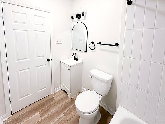 5th image of 2747-2749 Armand Pl #1F