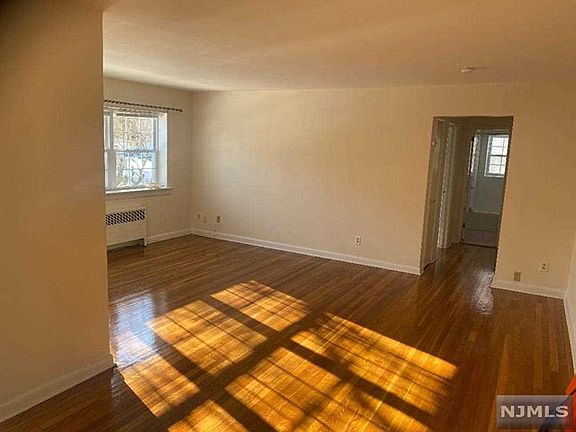 3rd image of 542 4th Ave #1A