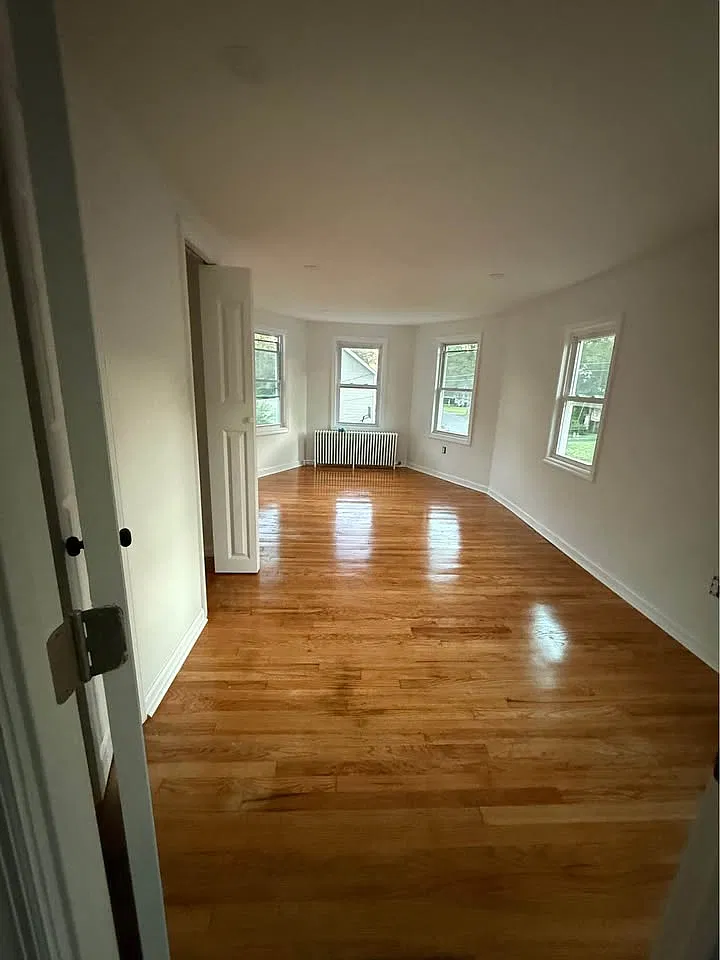4 bed, $3,500 — Photo 4
