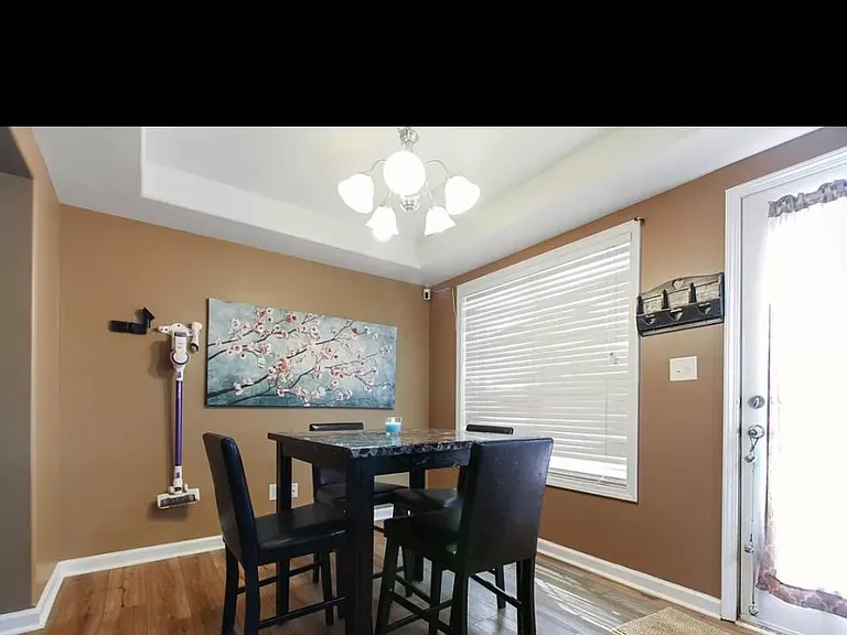 102 Cornwallis Dr — Photo 4