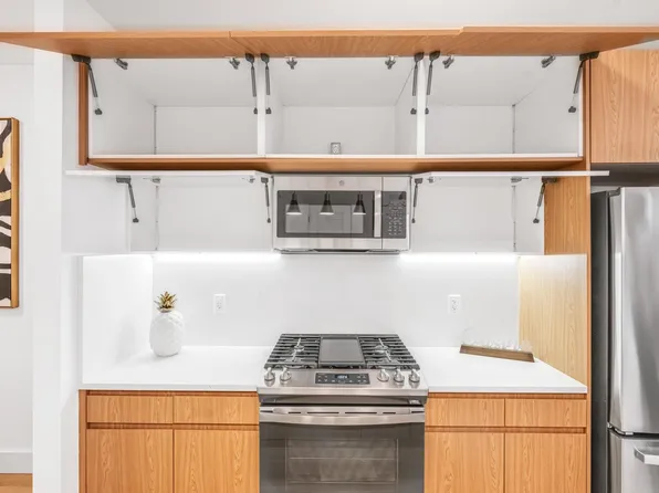 649 38th Street image 9 of 28