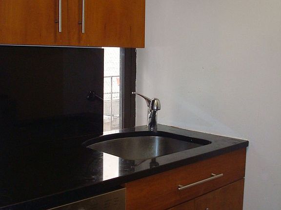 5th image of 3111 Broadway APT 1G