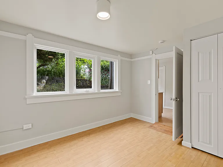 3036 4th Ave W #6 — Photo 3