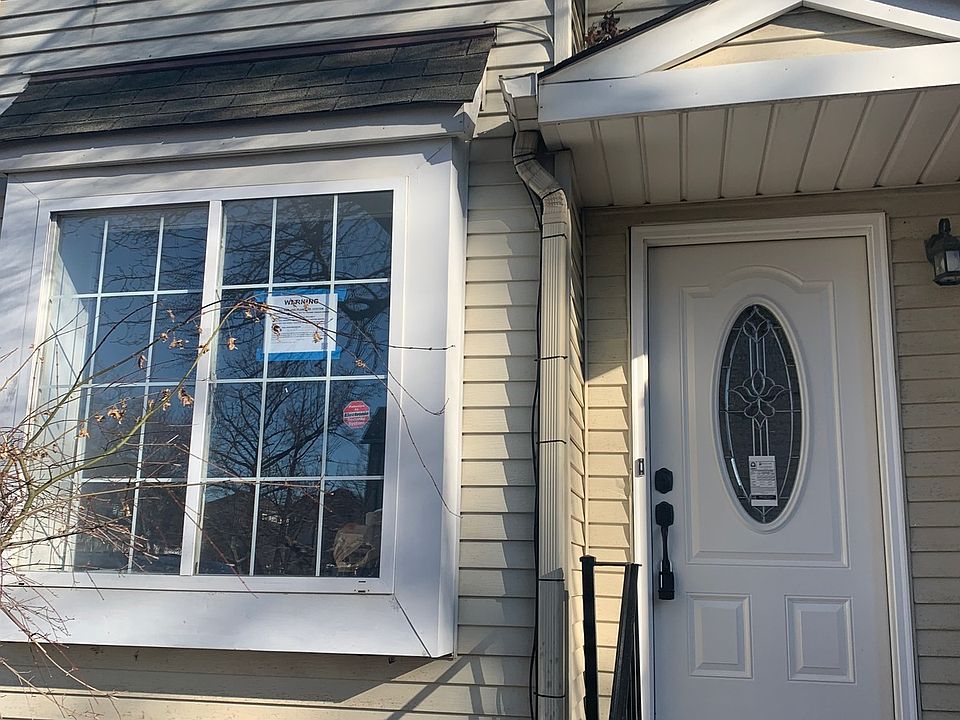 1st image of 32 Union Ct