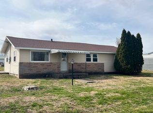 401 N Jackson St, Philo, IL 61864