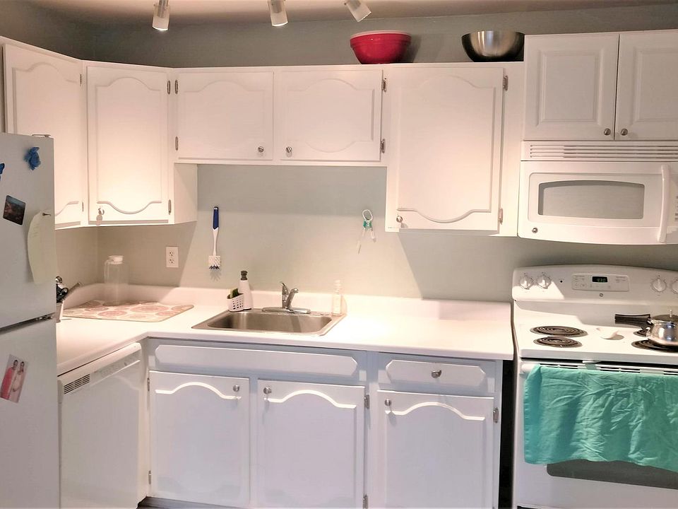 1st image of 819 Nob Hill Ave N APT 101
