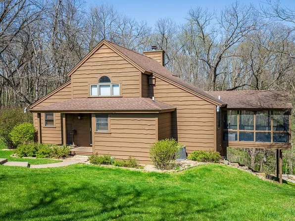 3 Obadiah Dr, Galena, IL 61036