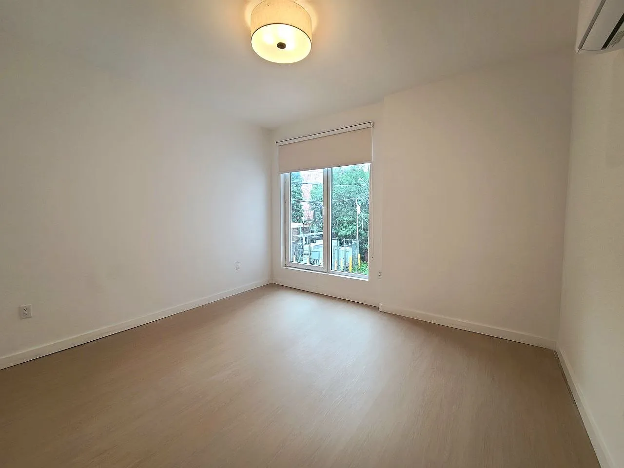 2 bed, 850 sqft, $2,595 — Photo 3