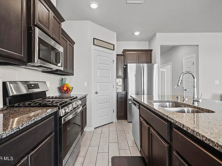 6170 Hidden Passage Ave — Photo 7