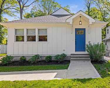 650 Washington Drive, Centerport, NY, 11721