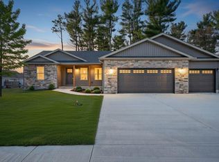 1622 Elderberry St SE, Demotte, IN 46310