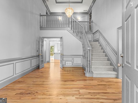 3rd image of 3520 Lester Ct SW