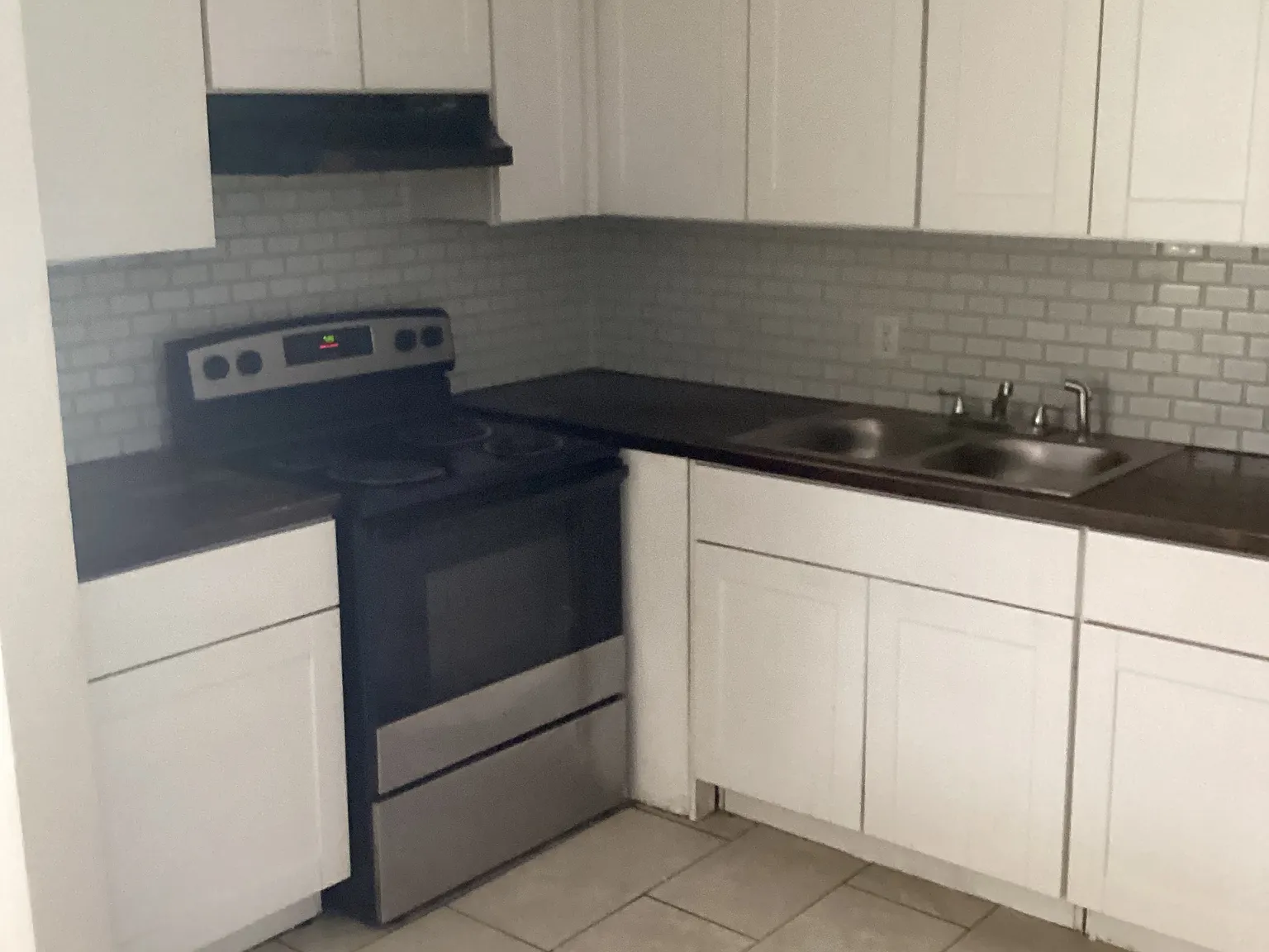3 bed, 1128 sqft, $1,500 — Photo 2