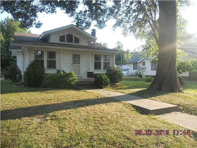 1st image of 1045 Ravenswood Dr