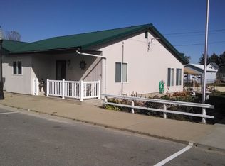 110 N Center St, Dundee, IA 52038