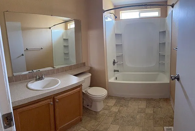345 McKinley St — Photo 4