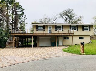 13 6th St, Shalimar, FL 32579