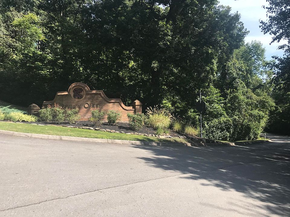 1st image of 5207 Beverly Oaks Dr