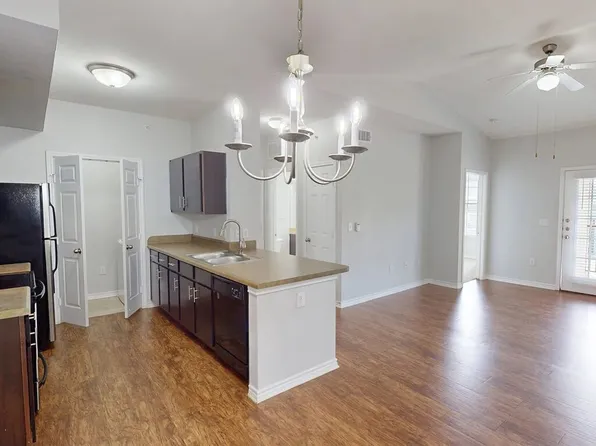 Village at Juban Lakes, 11000 Buddy Ellis Rd #521, Denham Springs, LA 70726