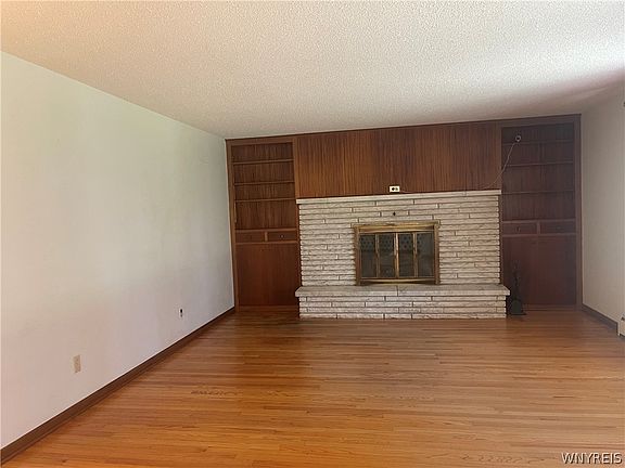 5th image of 82 Cloyes Ave