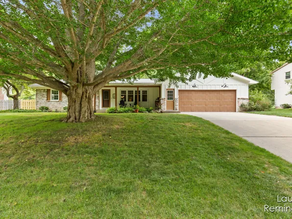 6565 Tanglewood Dr SE, Grand Rapids, MI 49546