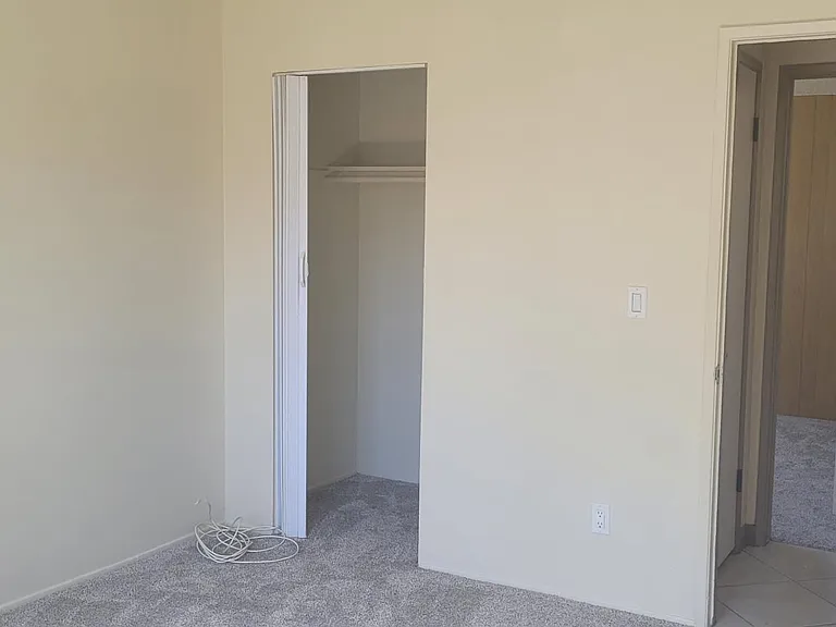 27377 Crossglade Ave — Photo 19
