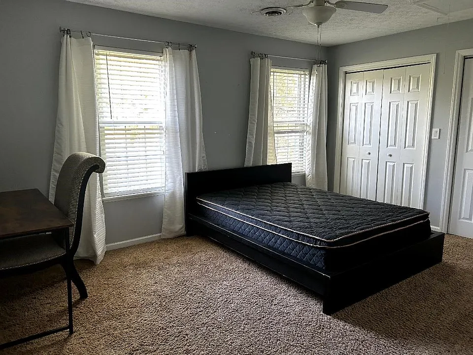 400 Blackbird Way