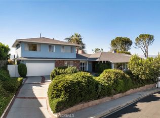 5779 Rolling Rd, Woodland Hills, CA 91367