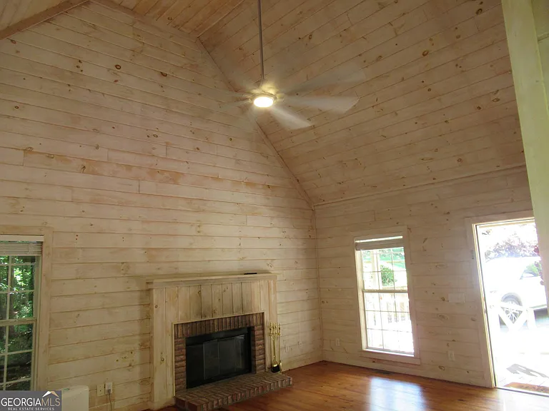 139 Trevor Trl — Photo 16