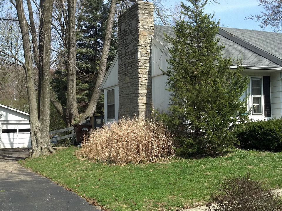2nd image of 4966 Meyers Ln