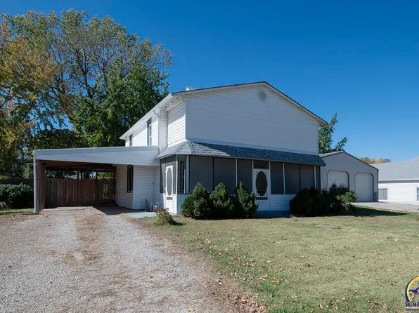 343 Charlotte St, Harveyville, KS 66431